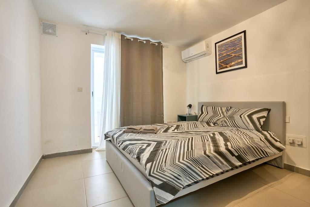Urban Front - Walking Distance From Paceville And St George Bay Beach Is-Swieqi Esterno foto