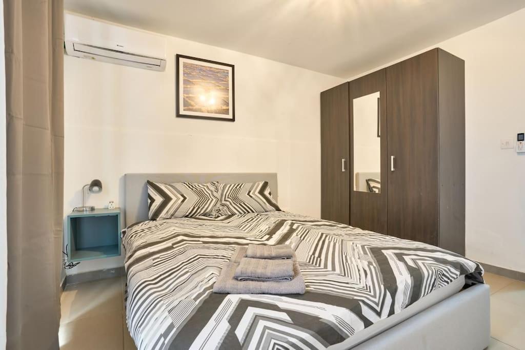 Urban Front - Walking Distance From Paceville And St George Bay Beach Is-Swieqi Esterno foto