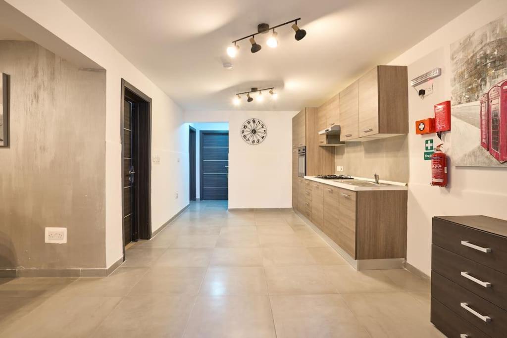 Urban Front - Walking Distance From Paceville And St George Bay Beach Is-Swieqi Esterno foto